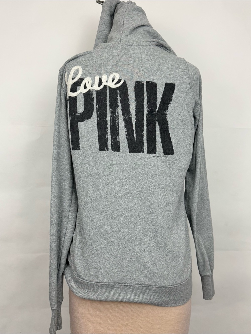 Victoria’s Secret PINK Love PINK graphic old school hoodie gray sweater medium